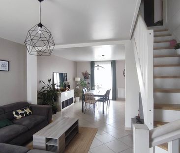 Location maison 5 pièces, 103.00m², Saint-Denis-de-l'Hôtel - Photo 1