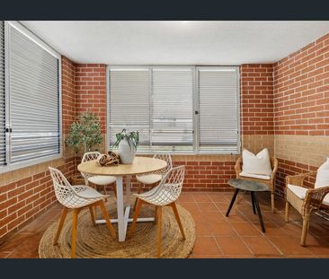 Private & Peaceful Living in the Heart of Greenslopes - Photo 4