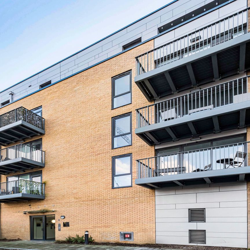Vauxhall Place - Photo 1