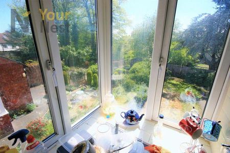 4 bedroom semi-detached house to rent - Photo 5