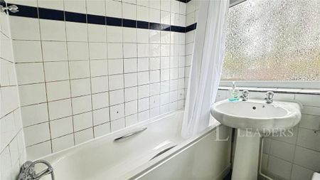 2 bedroom semi-detached house to rent - Photo 5