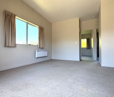 Keeping it light in Bordesley - Photo 2