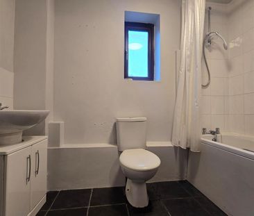 1 bedroom coach house to rent - Photo 1