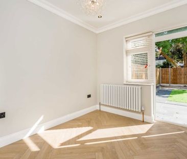 Beech Walk, NW7, London - Photo 2