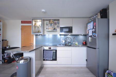 East Street, Epsom, Surrey, KT17 1HH - Photo 5