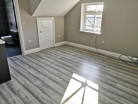 1 bedroom duplex to rent - Photo 2