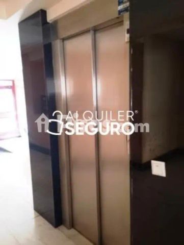 Piso en alquiler en Polígono Argales-Las Villas-Parque Alameda-Covaresa - Foto 5
