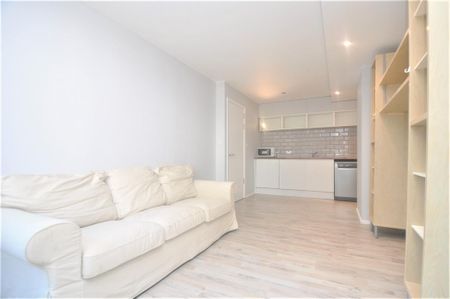 1 bedroom apartment to rent - Photo 2