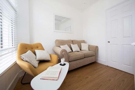 Gyllyng Street, Falmouth, TR11 - Photo 2