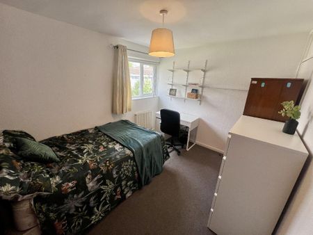 4 bedroom house to rent - Photo 2