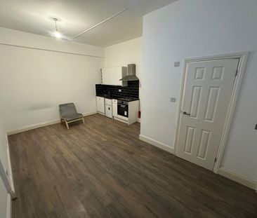 Studio Flat, Courthill Road, SE13 - Photo 1