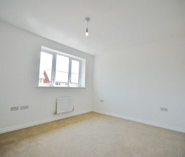 2 bedroom semi-detached house to rent - Photo 2