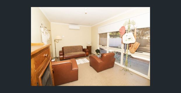 Cosy Family Home - Photo 1