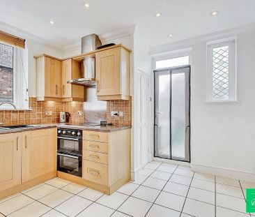 2 bedroom maisonette to rent - Photo 1