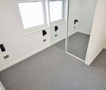 2 bedroom semi-detached house to rent - Photo 3