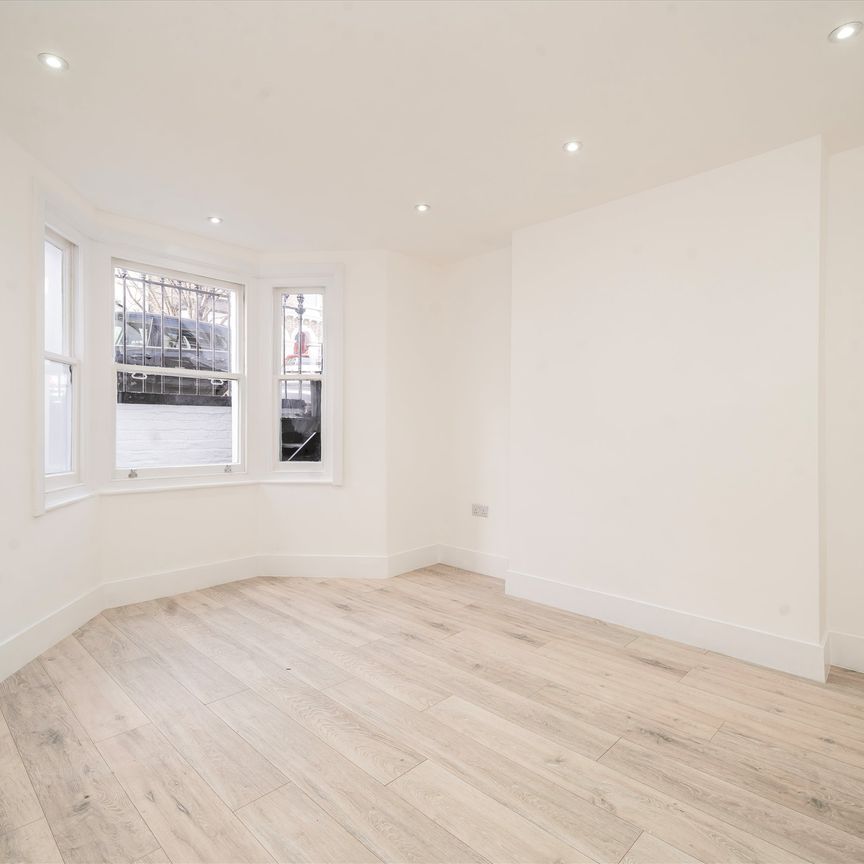 Greenside Road, W12, London - Photo 1