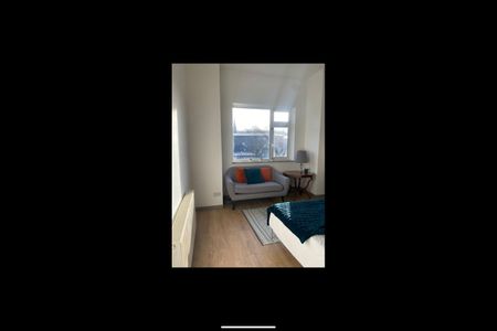 1 Bed Flat, Prestwich, M25 - Photo 5