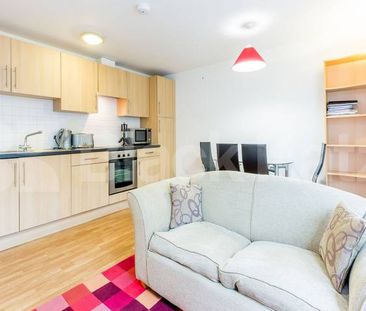 1 bedroom apartment located within a gated development with a balcony - Photo 1