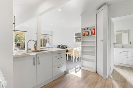 Cute and Central in Hillsborough. - Photo 2