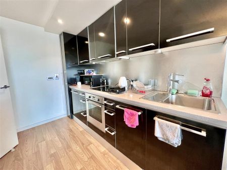 2 bedroom flat to rent - Photo 5