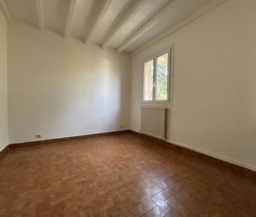 Location Maison 5 pièces 88m² VILLENEUVE LES AVIGNON 30400 - Photo 1