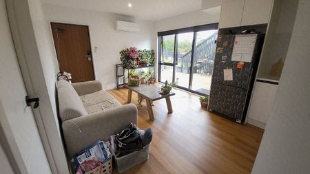 Scenic 2BR Unit with Harbour Views in Lynfield! - Photo 3