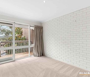 Charming Three Bedroom Townhouse - Photo 4