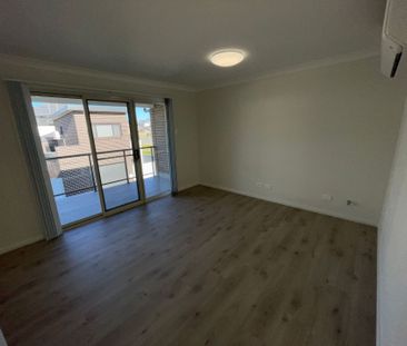 Immaculate Near-New One-Bedroom Apartment Featuring Lock-Up Garage - Photo 5