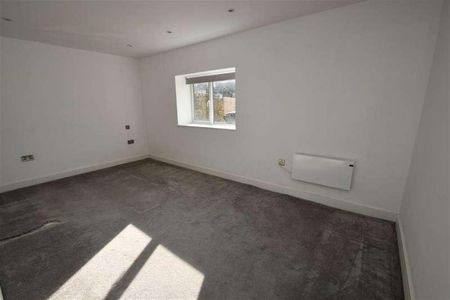 Bedroom Ground Floor Apartment In Godalming, GU7 - Photo 3