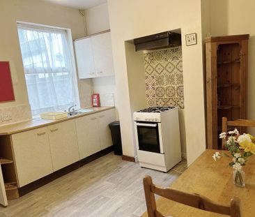 2 bedroom terraced house to rent - Photo 2