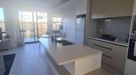 FAMILY HOME TO LET! - Photo 4