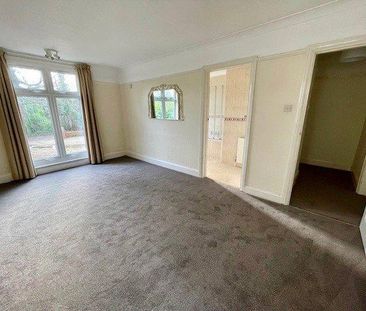 3 bedroom flat to rent - Photo 6