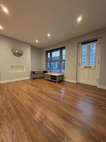 2a Killinchy Street, Comber, Newtownards, BT23 5AP - Photo 2