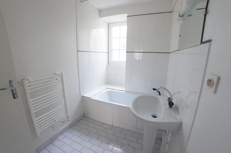 A LOUER T1 - QUARTIER DOUTRE - A louer à Angers Quartier ... - Photo 5