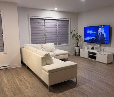 Vaste 4 1/2 de 1200 p2 à louer dans le Vieux Terrebonne - Photo 3