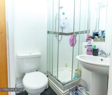 3 bedroom apartment to rent - Photo 5