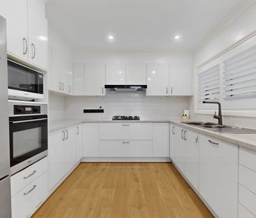 Spacious 5-Bedroom Family Home in Prime West Pymble Location - Photo 6