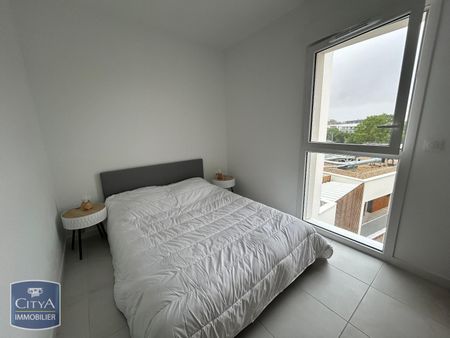 Location Appartement 3 pièces 77m² LA ROCHELLE 17000 - Photo 2