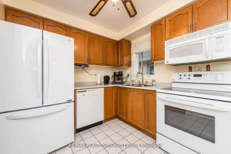 For Lease - 14 Arjay Trail, Brampton, Ontario - Photo 5