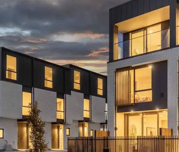 Modern Living in Flat Bush - Newish Terrace Home - Photo 3