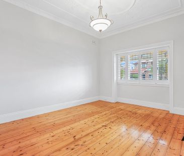 Charming Three Bedroom Family Home in Prime Rosebery Location - Photo 6