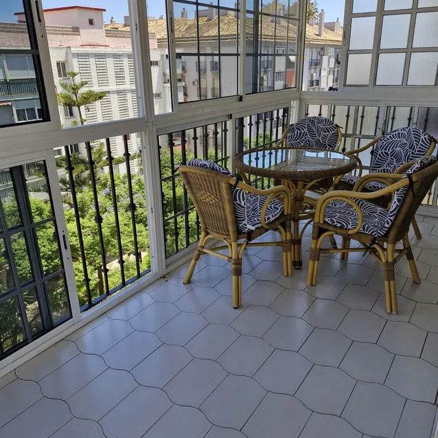 Alquiler de piso en Avenida Ramón y Cajal - Photo 1