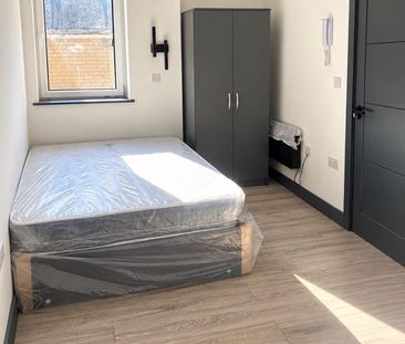 Room in a Shared Flat, Machell Road, SE15 - Photo 1