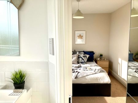 Rosecroft Way Room 1 - Photo 3