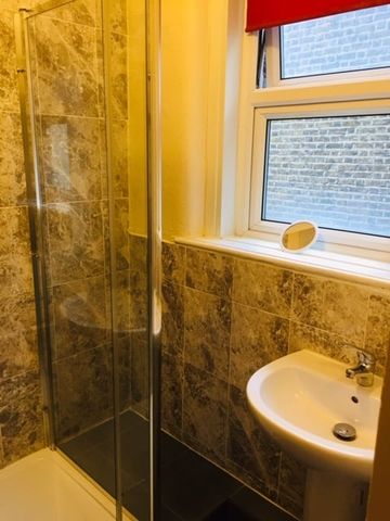 Studio Flat, Green Lanes, N8 - Photo 2