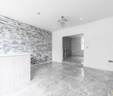 Blackburn Road, Hollins Grove, Darwen - Photo 4