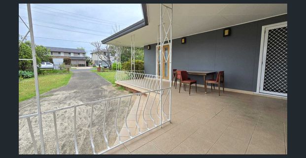 Spacious 3-Bedroom Family Home in the Heart of Guildford West - Photo 1