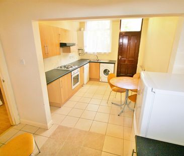 North Hill Road, Hyde Park, LS6 2EN, Leeds - Photo 3