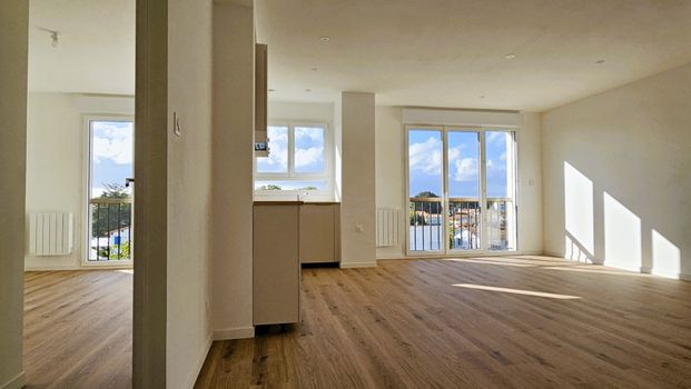 Location Appartement 2 pièces 49m² ROYAN 17200 - Photo 1