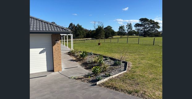 4 Bed family home - Photo 1